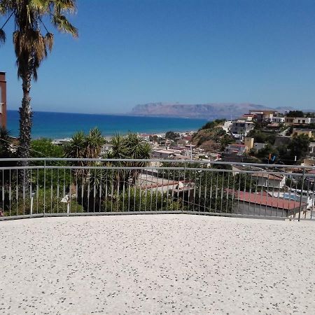 La Casa Delle Ginestre Villa Alcamo Marina Bagian luar foto