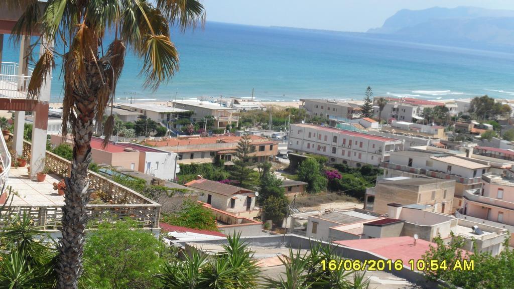 La Casa Delle Ginestre Villa Alcamo Marina Bagian luar foto